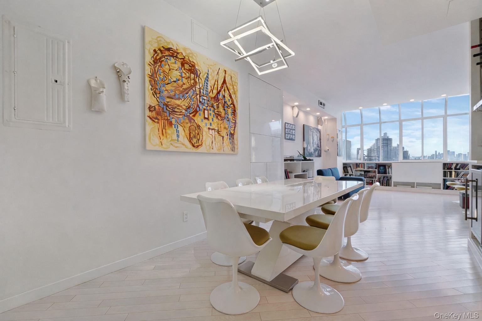 310 E 46th Street # PHT, New York (Manhattan), NY 10017