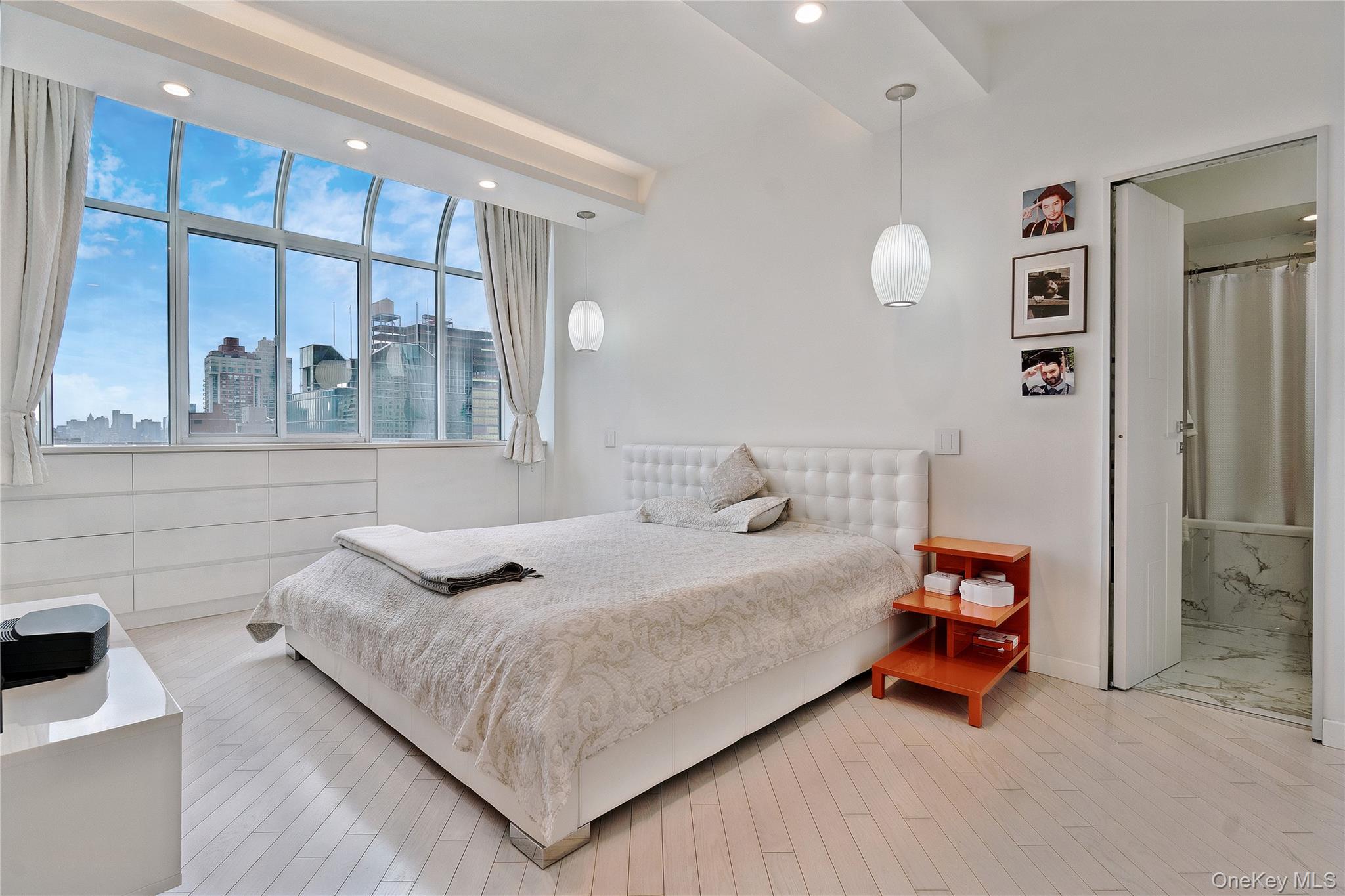 310 E 46th Street # PHT, New York (Manhattan), NY 10017