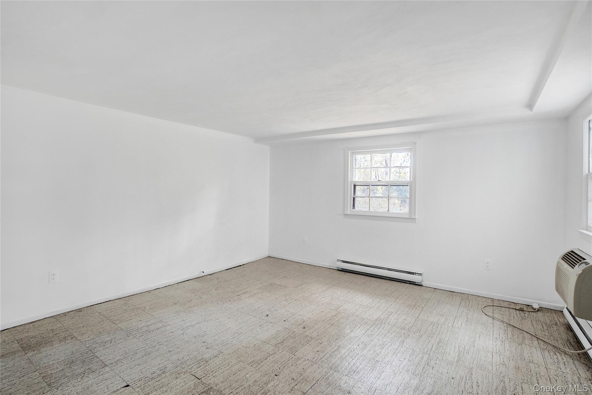 5 Chatham Place, Dix Hills, NY 11746