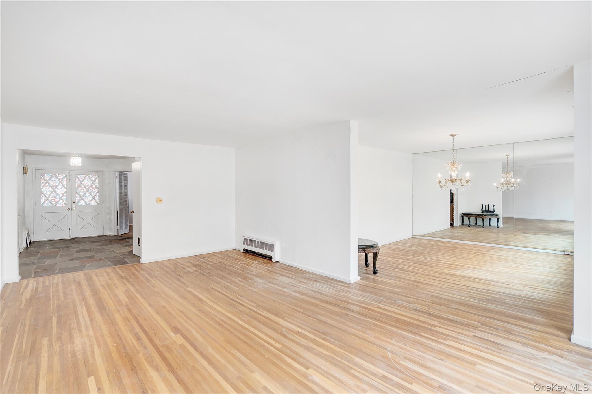 5 Chatham Place, Dix Hills, NY 11746