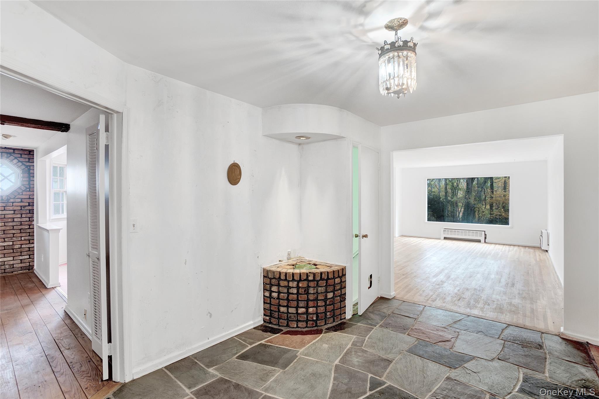 5 Chatham Place, Dix Hills, NY 11746