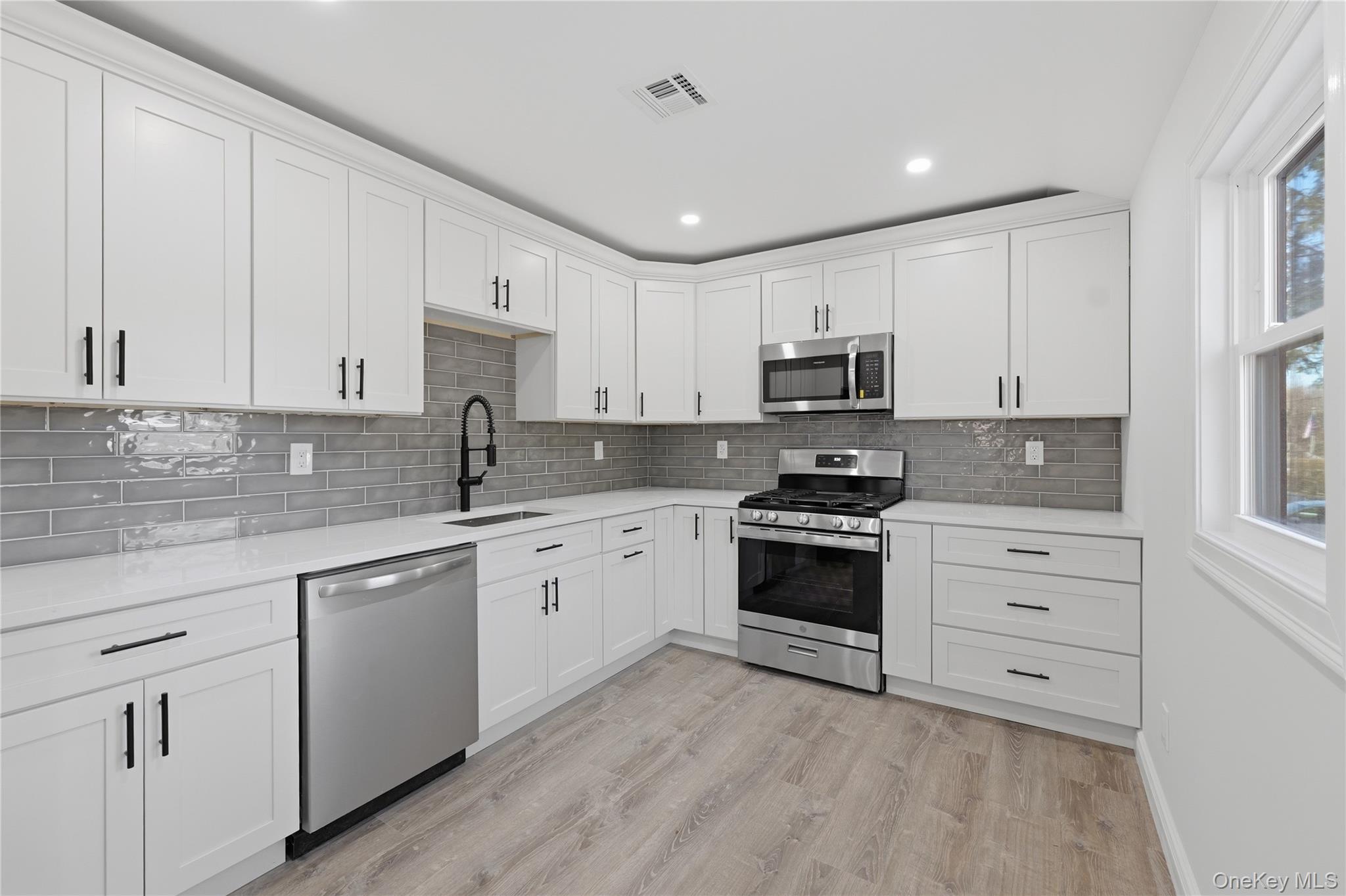 5 Bear Lane, Centereach, NY 11720