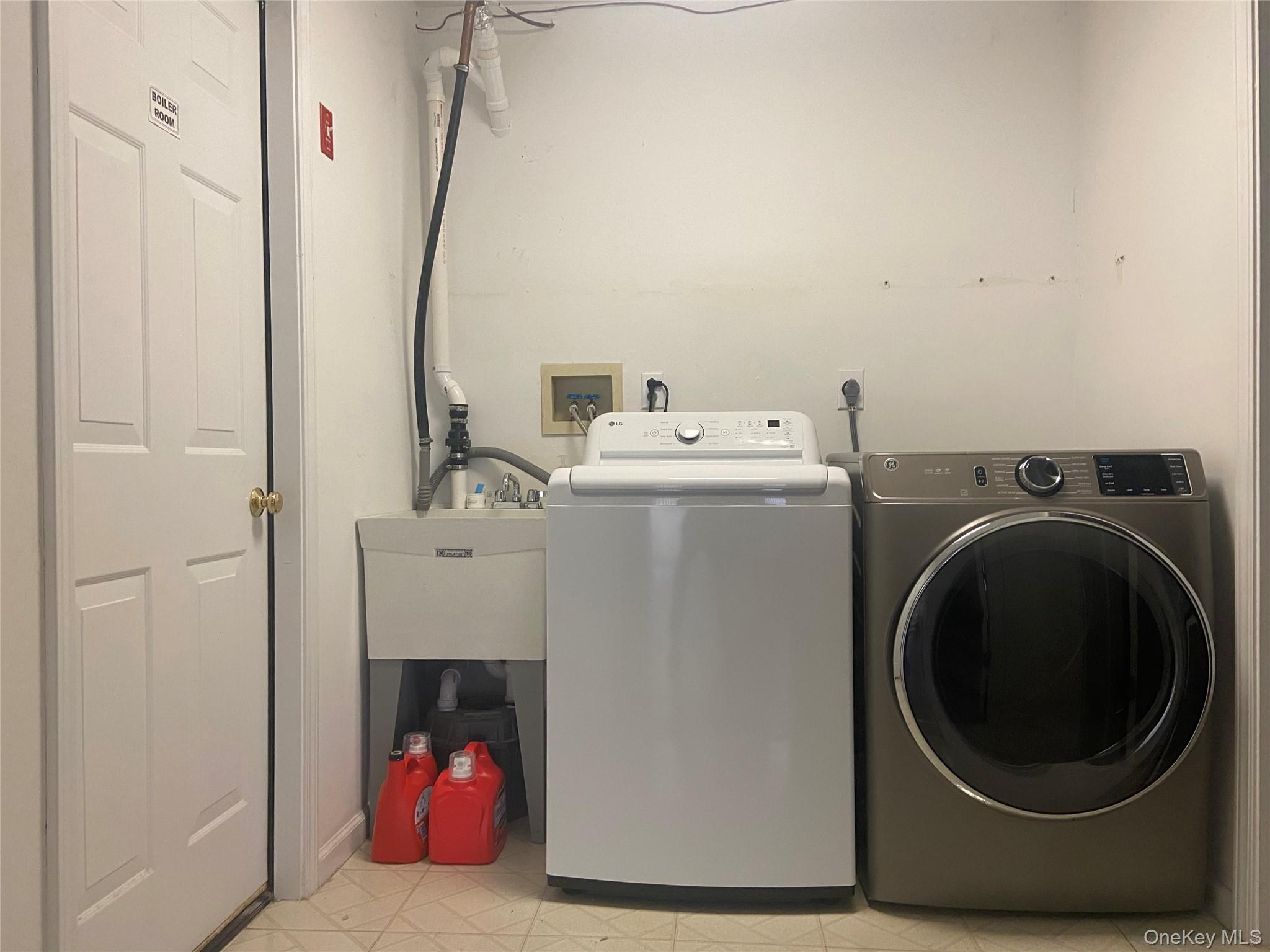 83 Roundtop Road, Yonkers, NY 10710