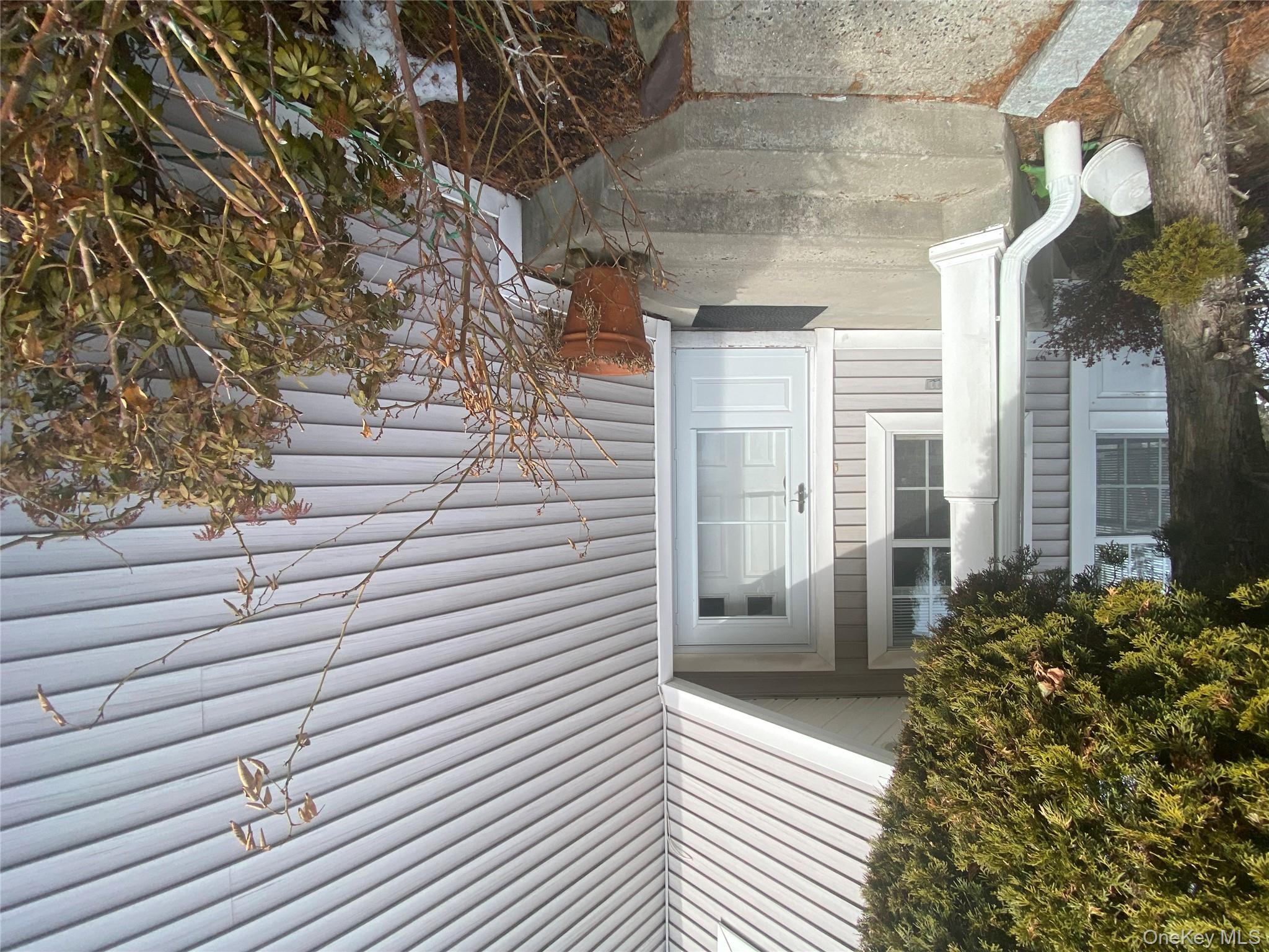 83 Roundtop Road, Yonkers, NY 10710