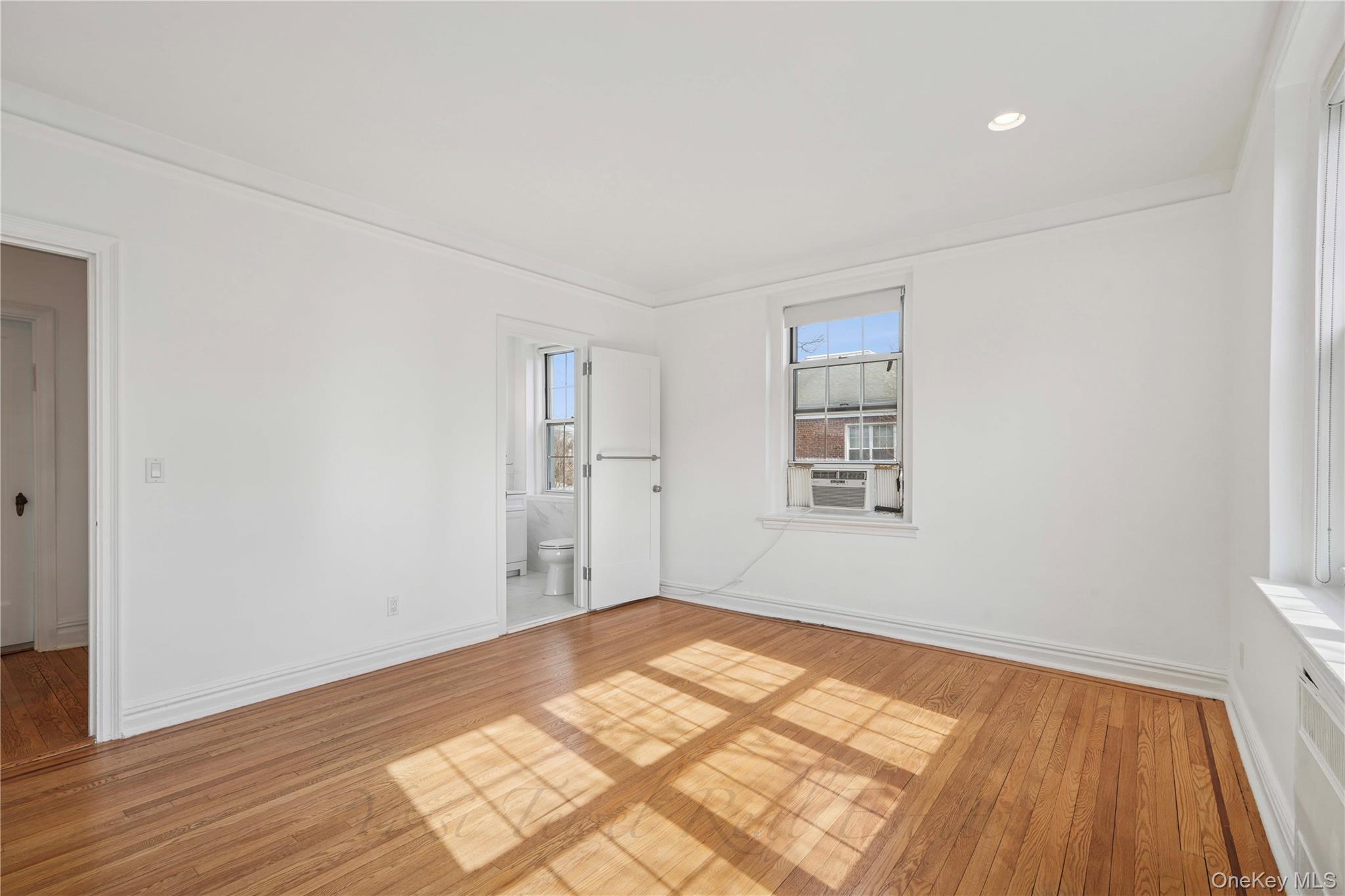 1 Meadow # 3H-1, Woodmere, NY 11598