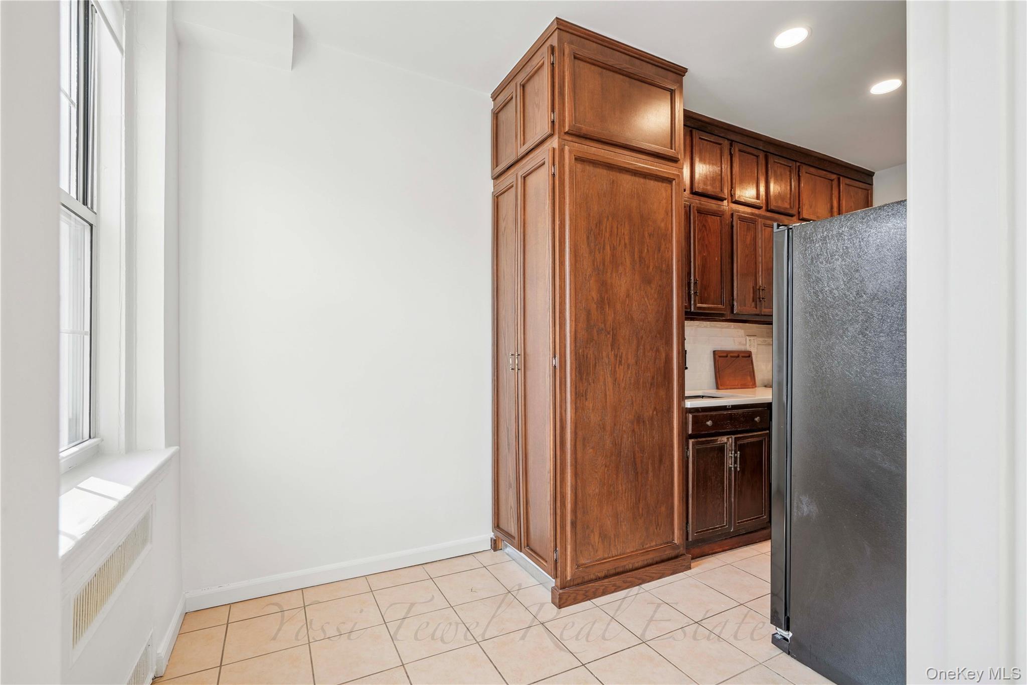 1 Meadow # 3H-1, Woodmere, NY 11598