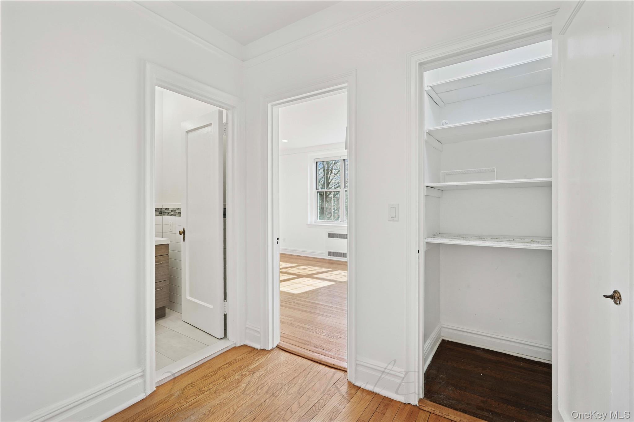 1 Meadow # 3H-1, Woodmere, NY 11598