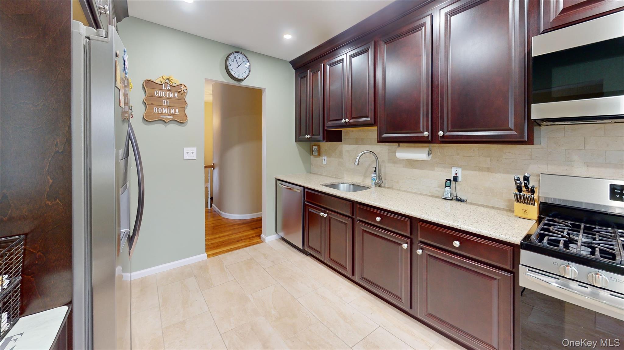 8 Mulberry Drive, Smithtown, NY 11787