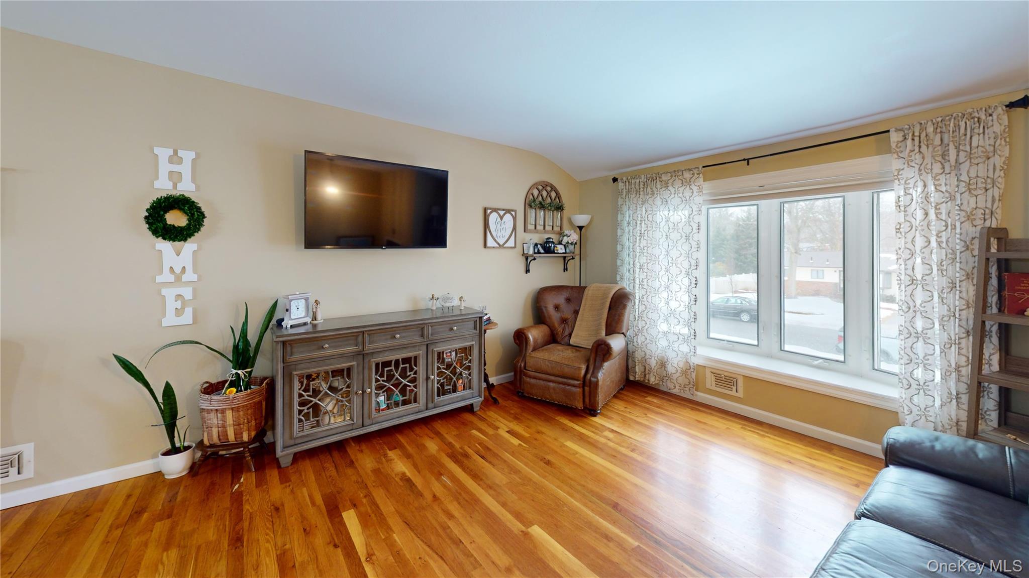 8 Mulberry Drive, Smithtown, NY 11787