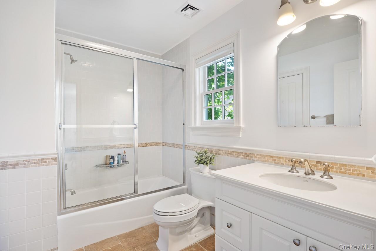 11 School Lane, Scarsdale, NY 10583