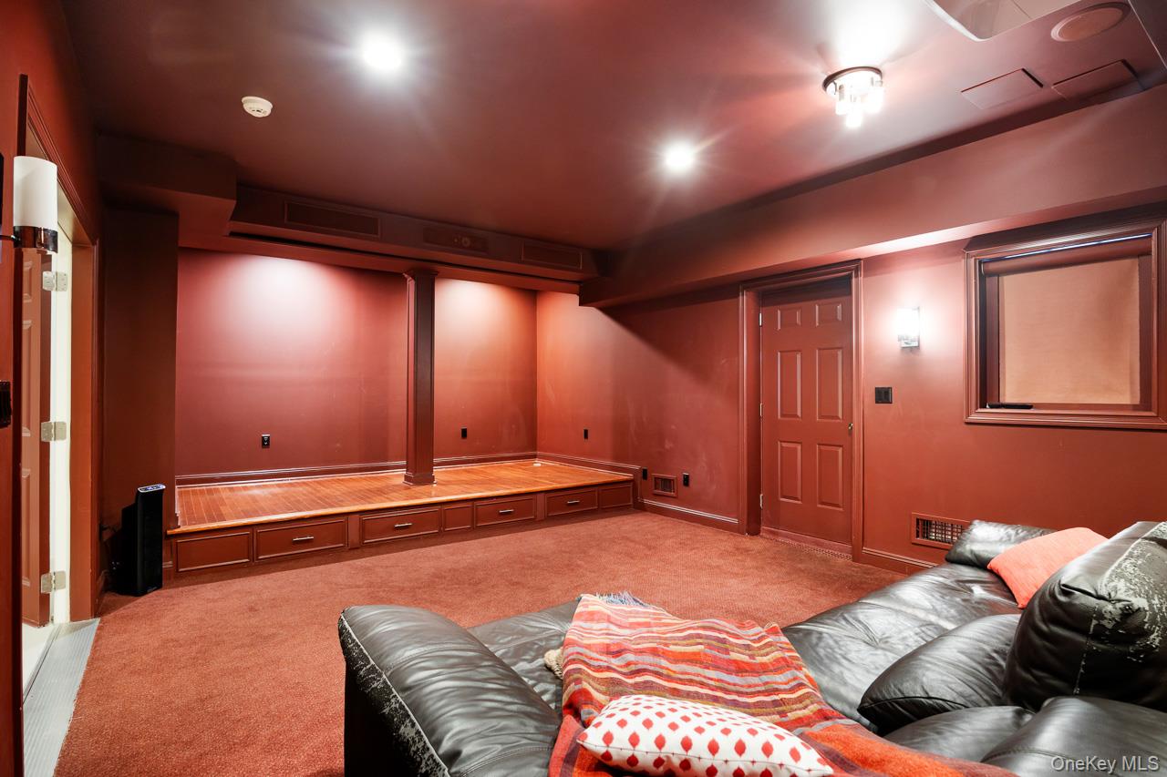 11 School Lane, Scarsdale, NY 10583