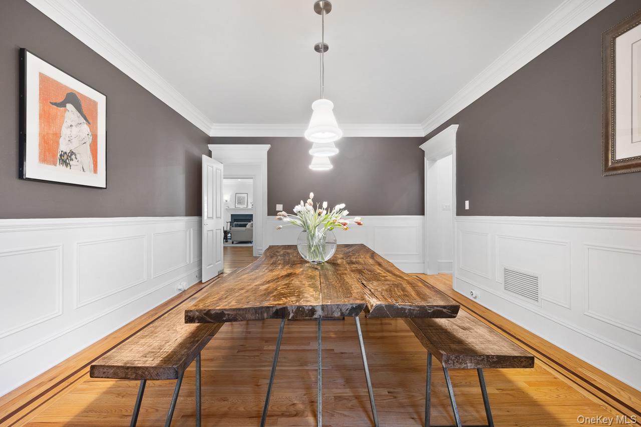 11 School Lane, Scarsdale, NY 10583