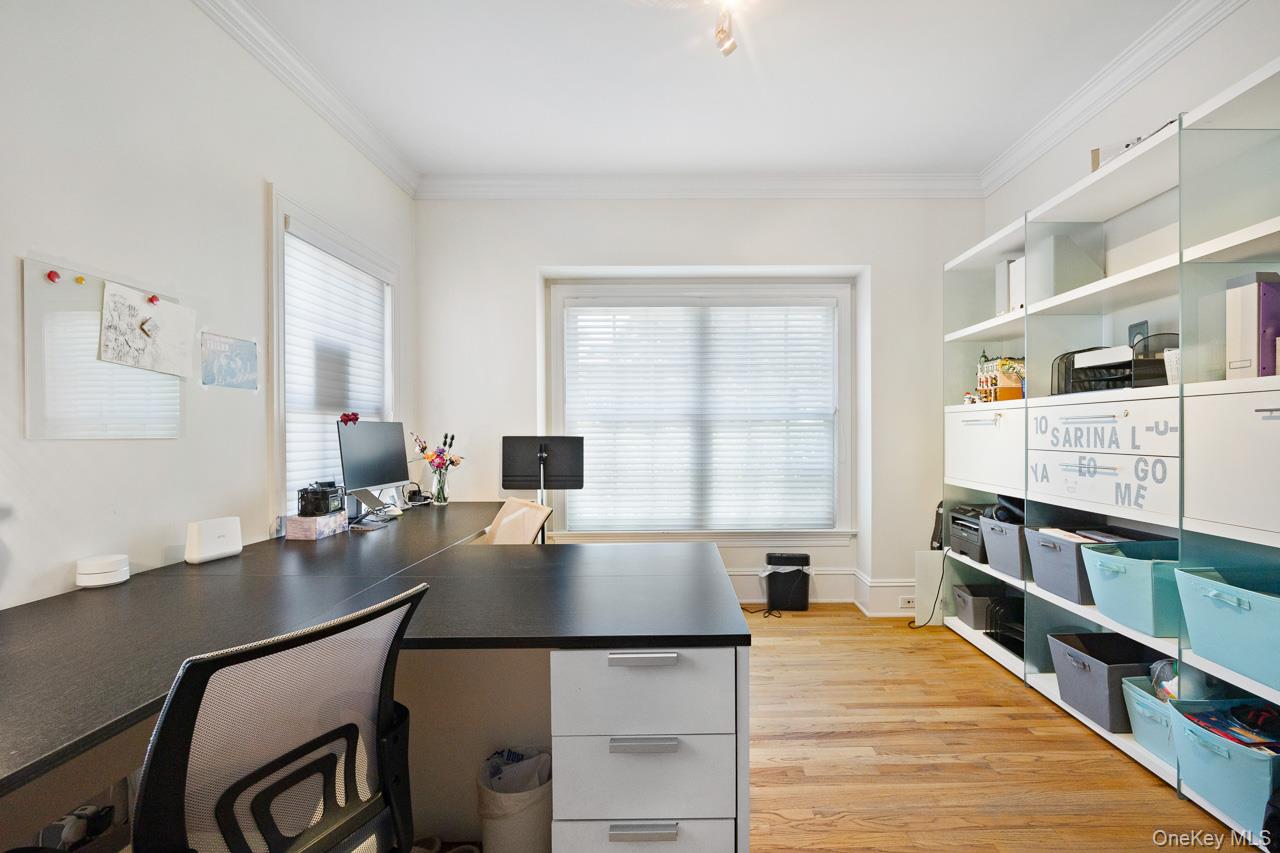 11 School Lane, Scarsdale, NY 10583