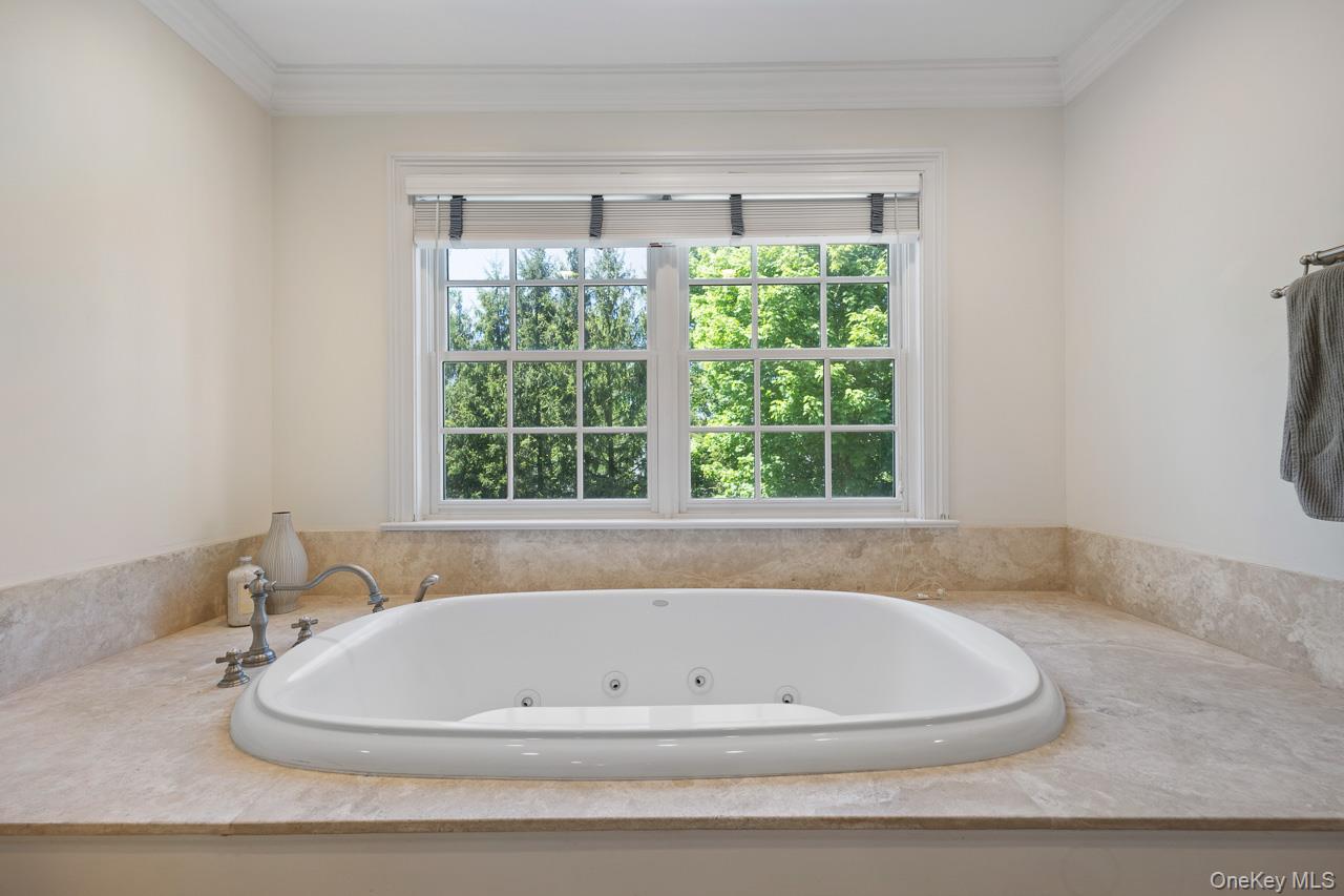 11 School Lane, Scarsdale, NY 10583