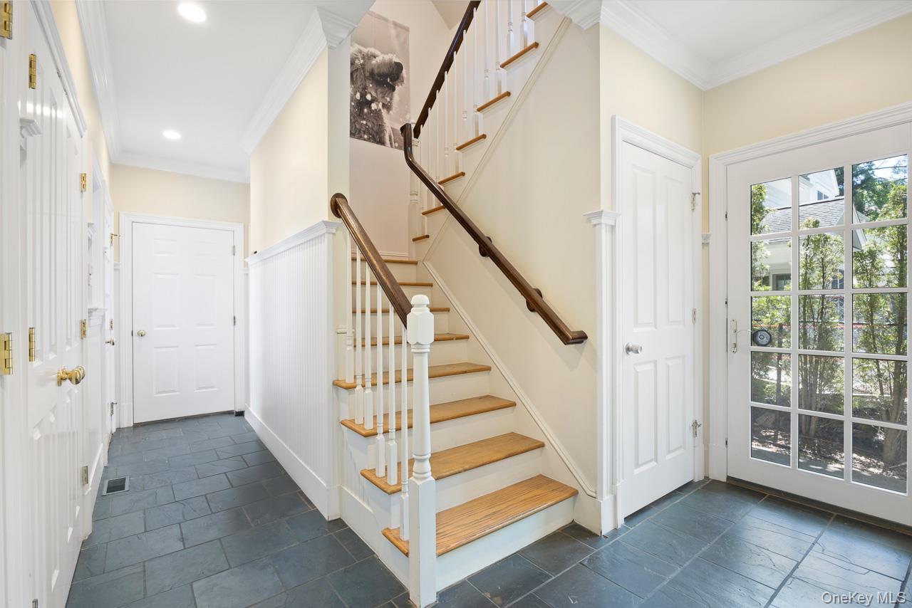 11 School Lane, Scarsdale, NY 10583