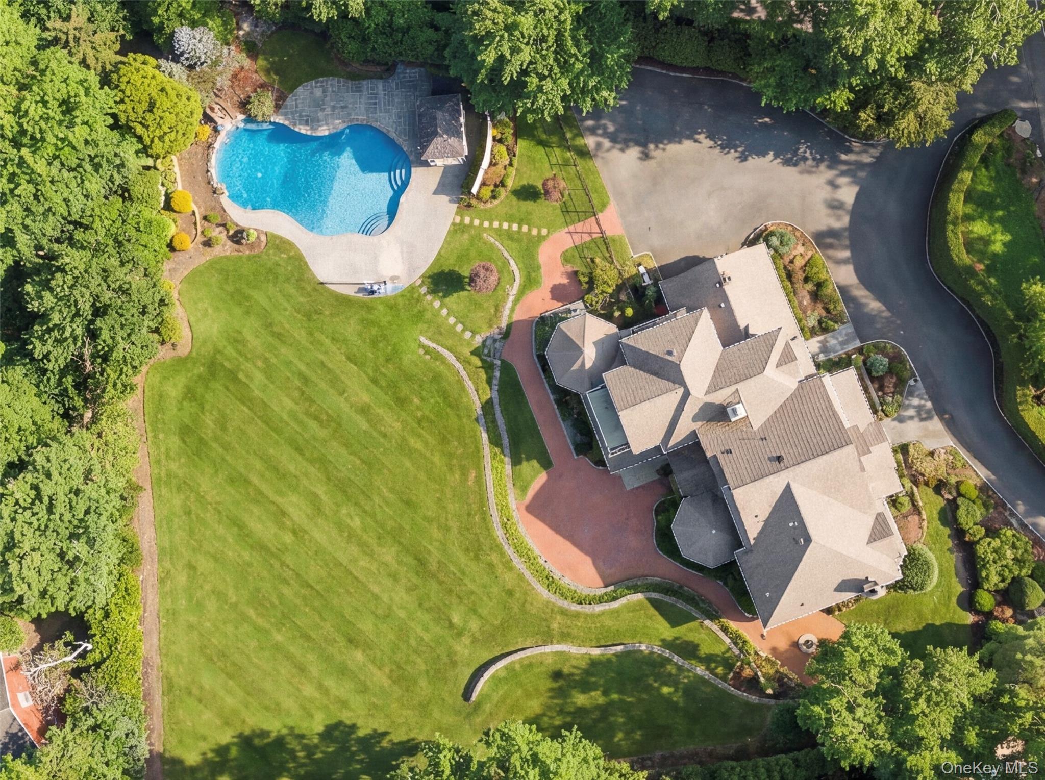 28 Dunlop Road, Huntington, NY 11743