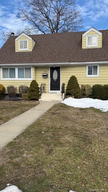 690 N Delaware Avenue, Lindenhurst, NY 11757