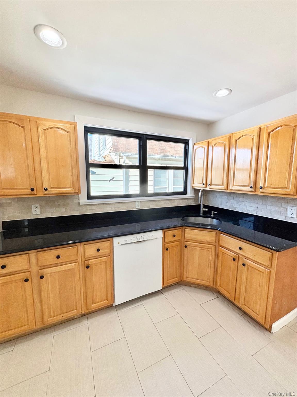 487 5th Avenue, Cedarhurst, NY 11516