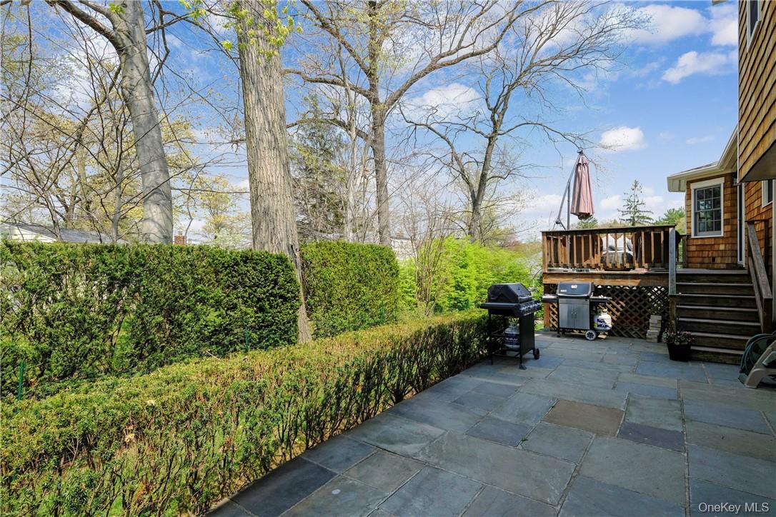 38 Shadow Lane, Larchmont, NY 10538