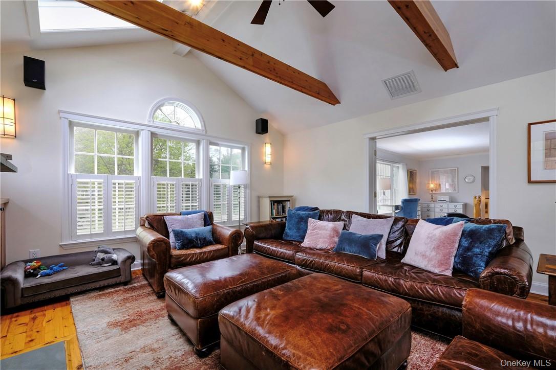 38 Shadow Lane, Larchmont, NY 10538