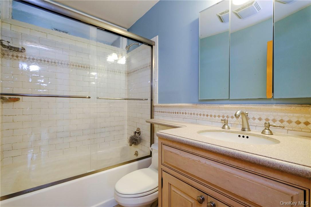 38 Shadow Lane, Larchmont, NY 10538