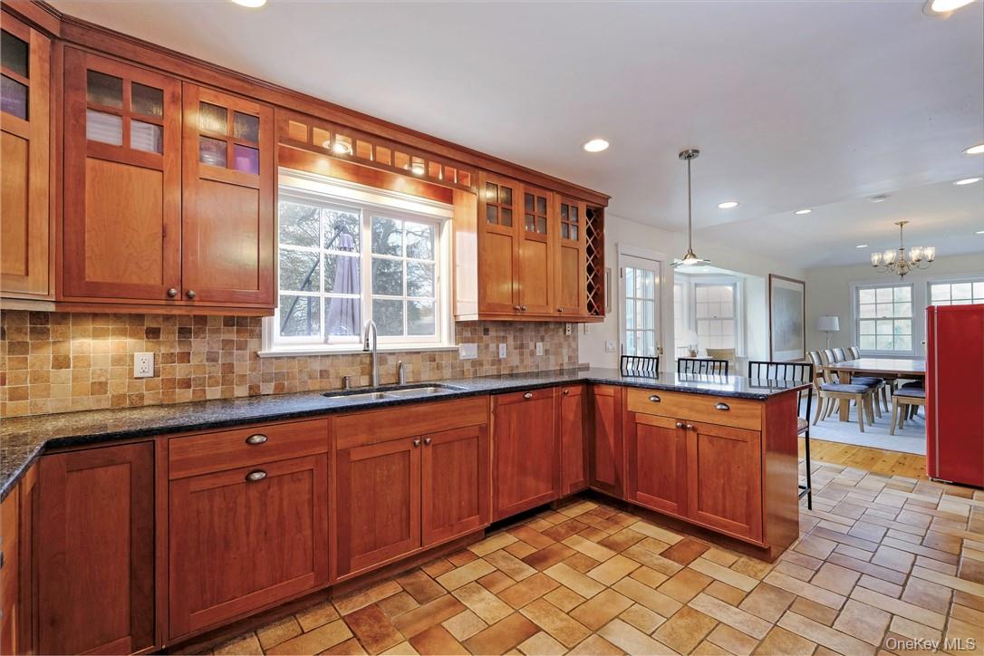 38 Shadow Lane, Larchmont, NY 10538