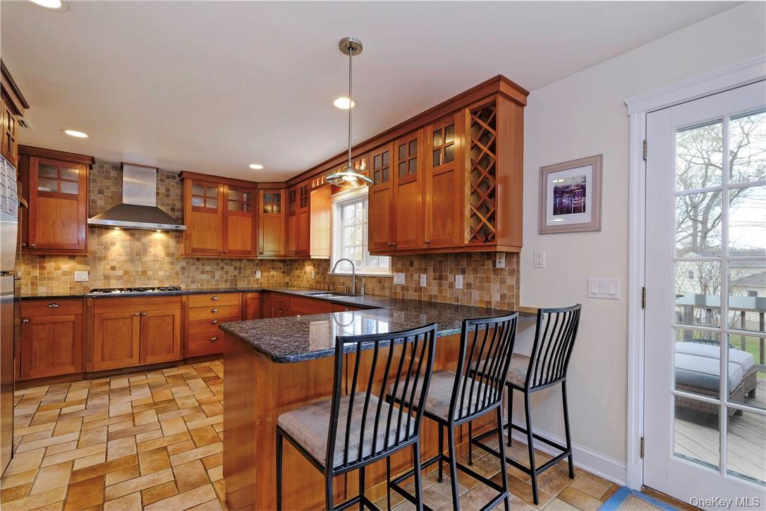 38 Shadow Lane, Larchmont, NY 10538