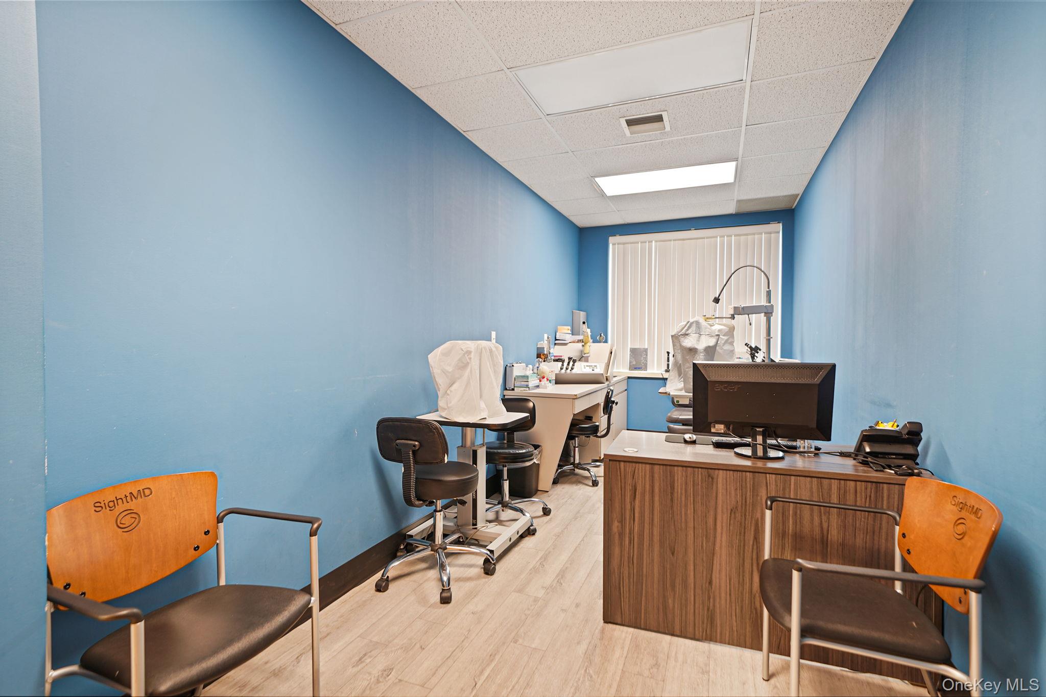 180 E Main Street, Bay Shore, NY 11706