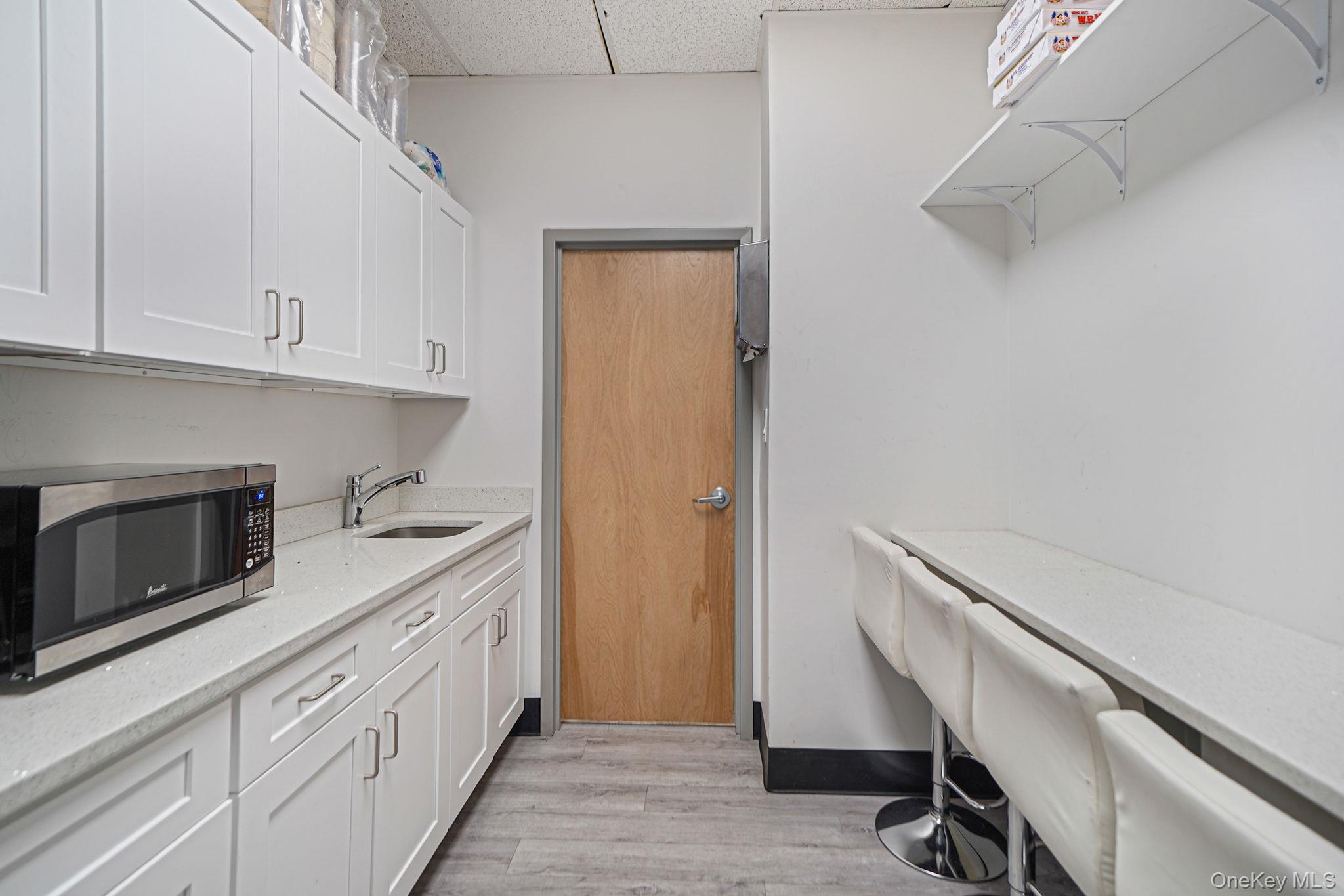 180 E Main Street, Bay Shore, NY 11706