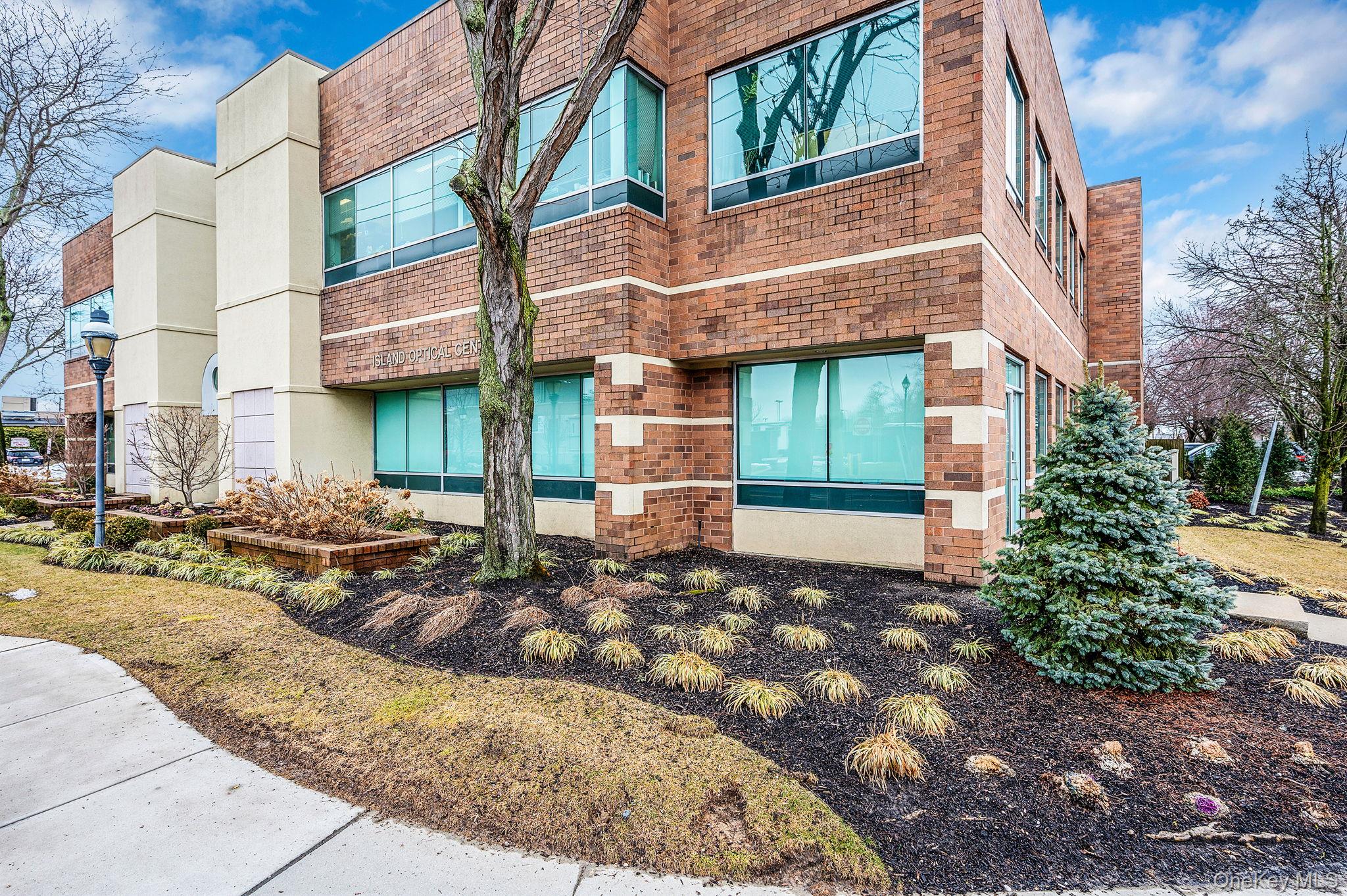 180 E Main Street, Bay Shore, NY 11706