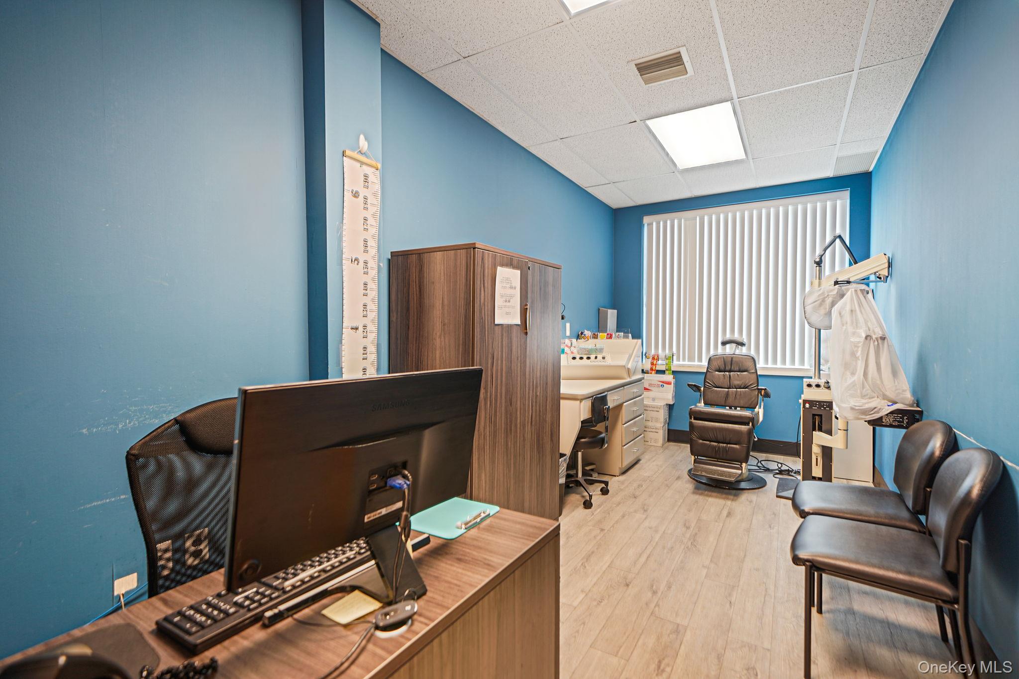 180 E Main Street, Bay Shore, NY 11706