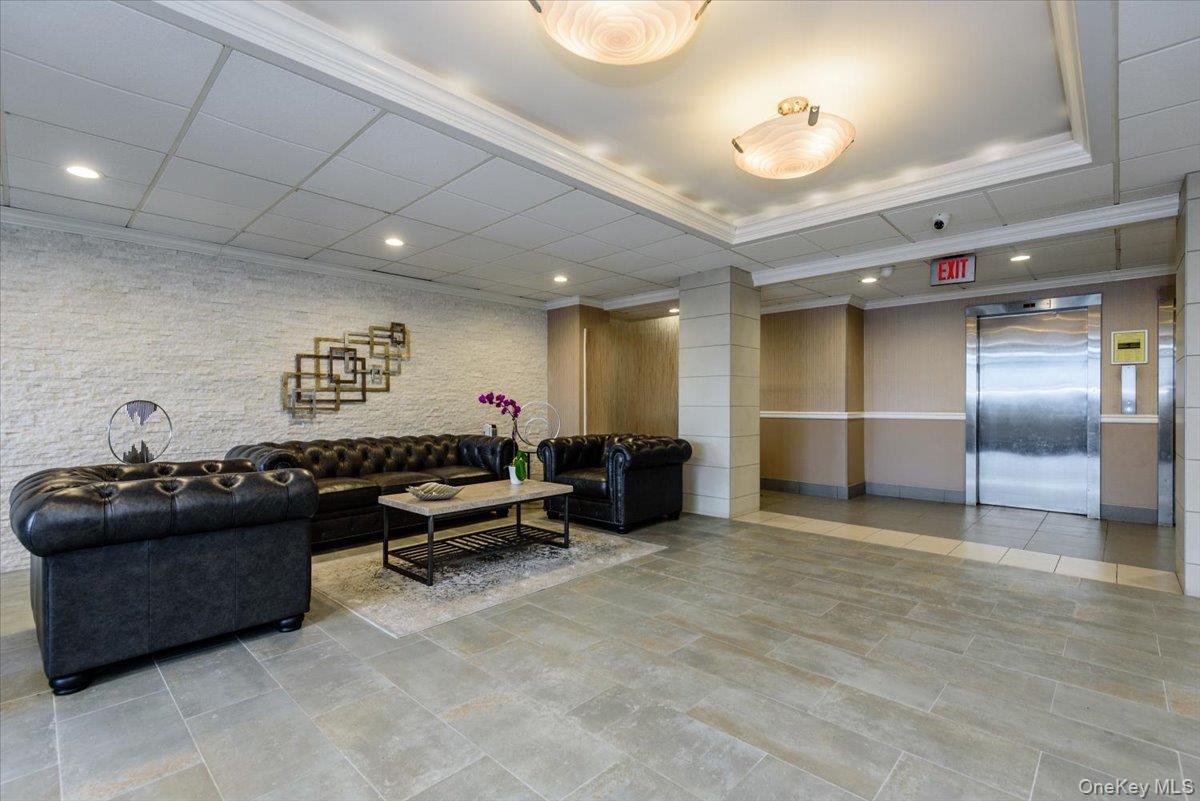 740 E Broadway # 3L, Long Beach, NY 11561