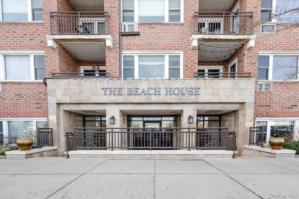 740 E Broadway # 3L, Long Beach, NY 11561