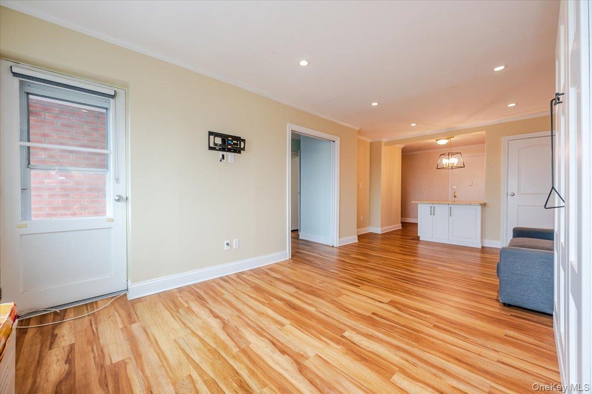 740 E Broadway # 3L, Long Beach, NY 11561