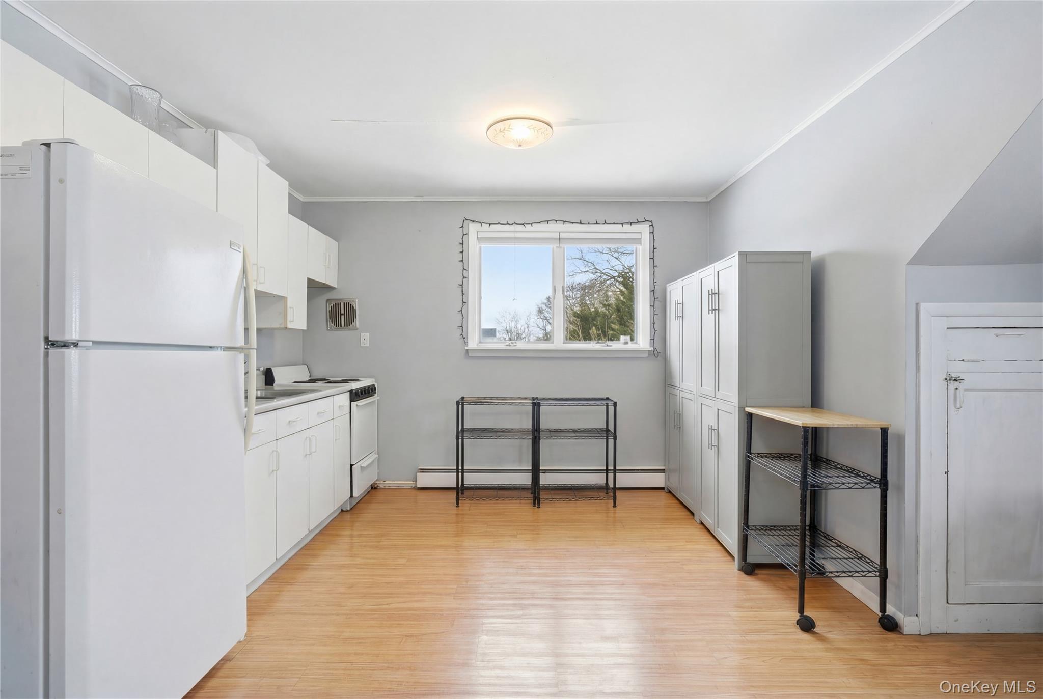 1217 Ellis Street, Holbrook, NY 11741