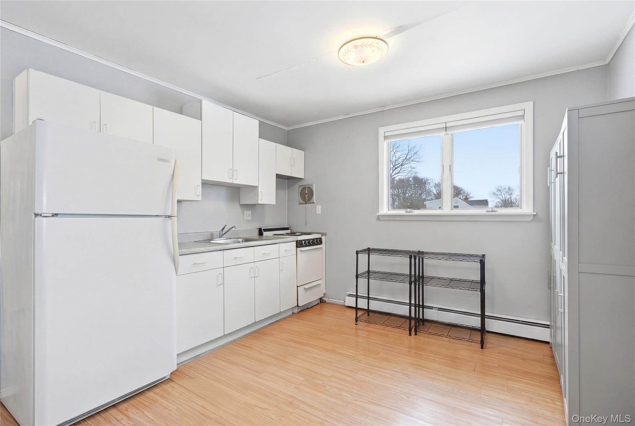 1217 Ellis Street, Holbrook, NY 11741