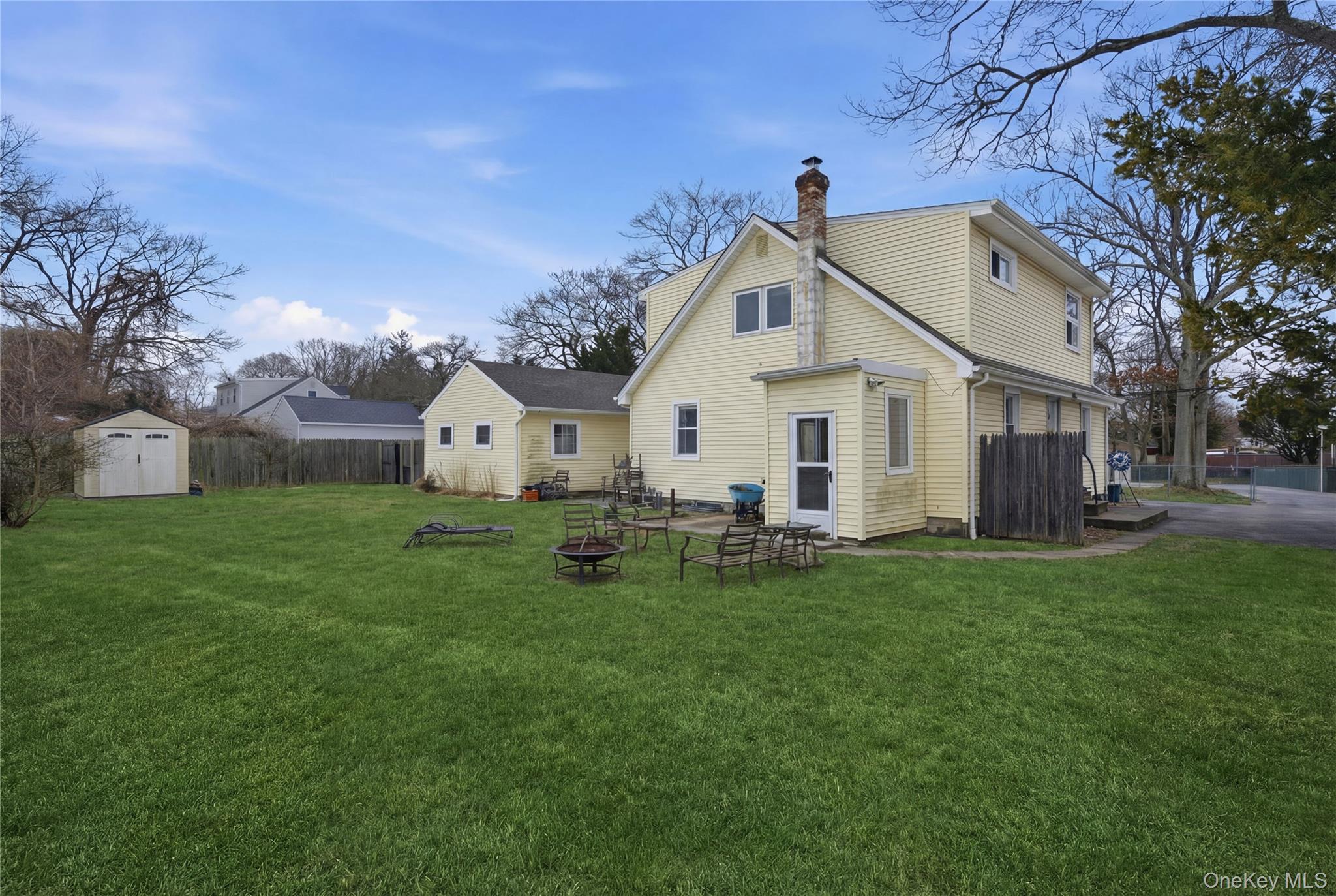 1217 Ellis Street, Holbrook, NY 11741