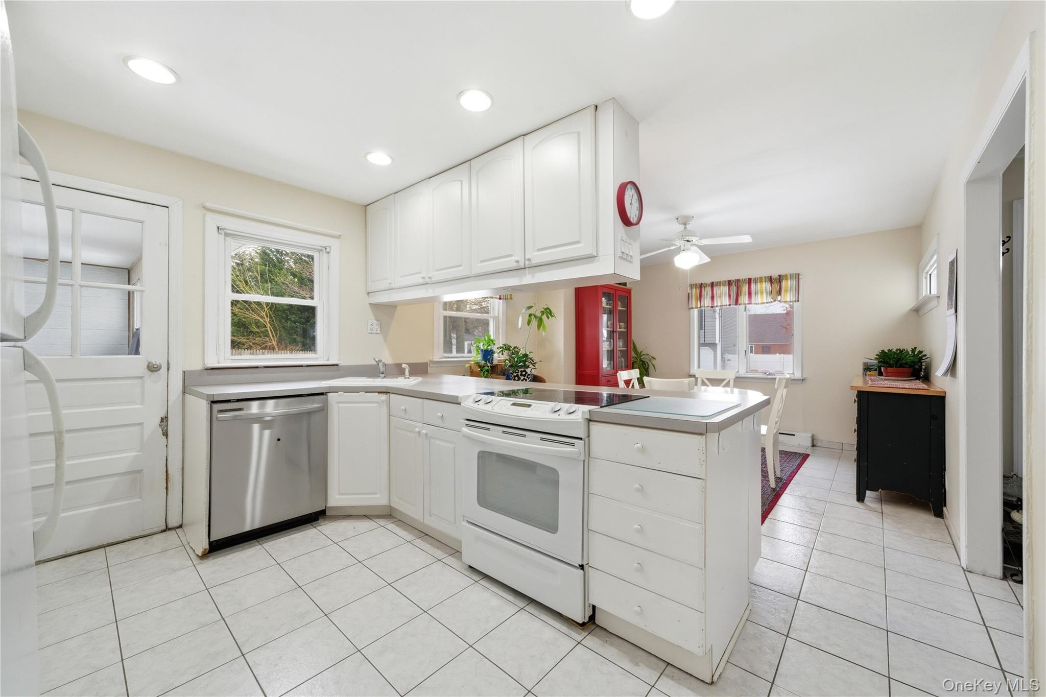 1217 Ellis Street, Holbrook, NY 11741