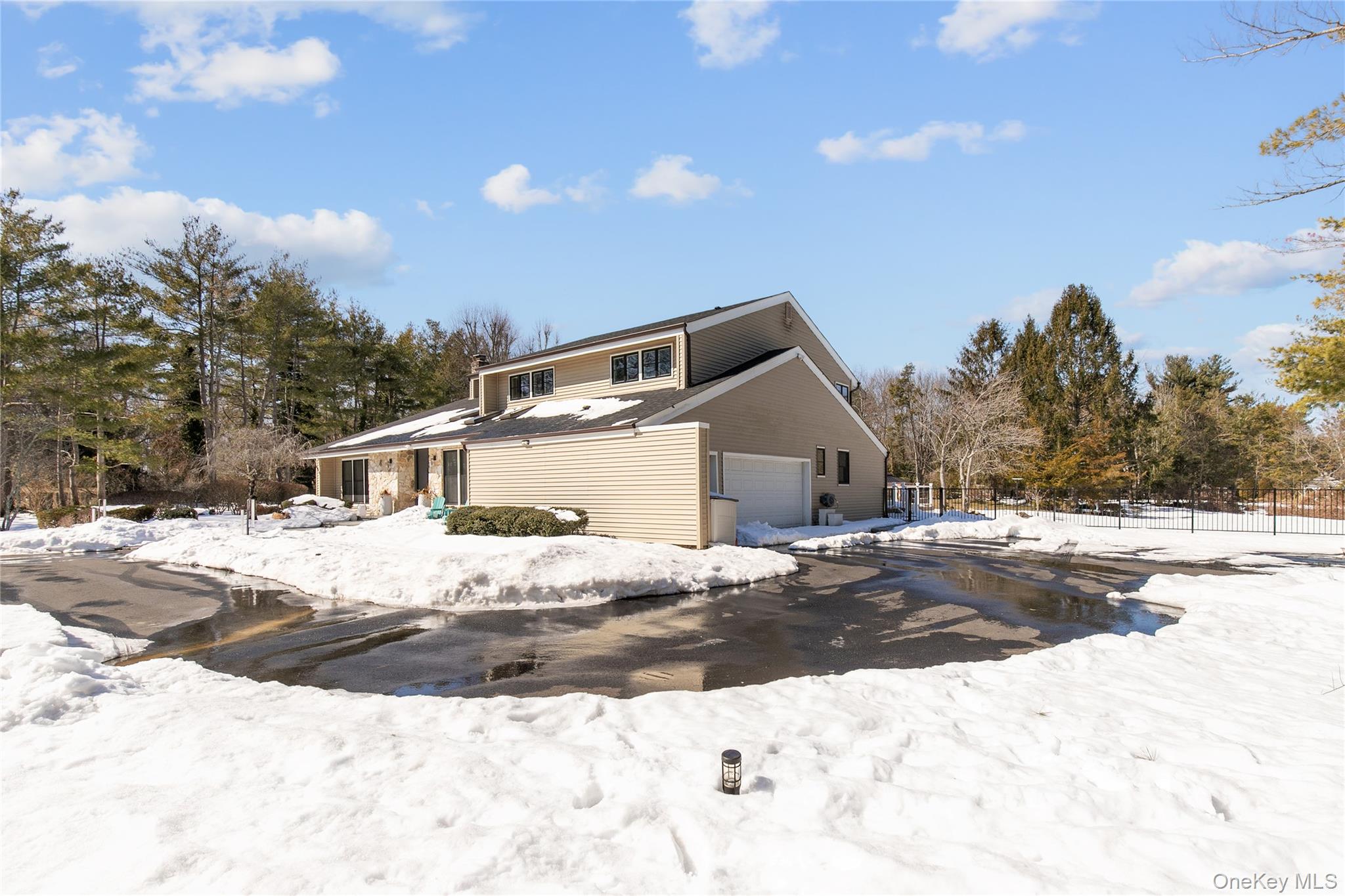 45 Carriage Court, Muttontown, NY 11791