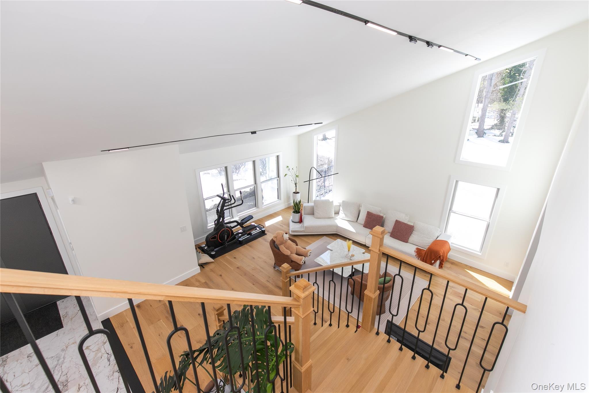 45 Carriage Court, Muttontown, NY 11791