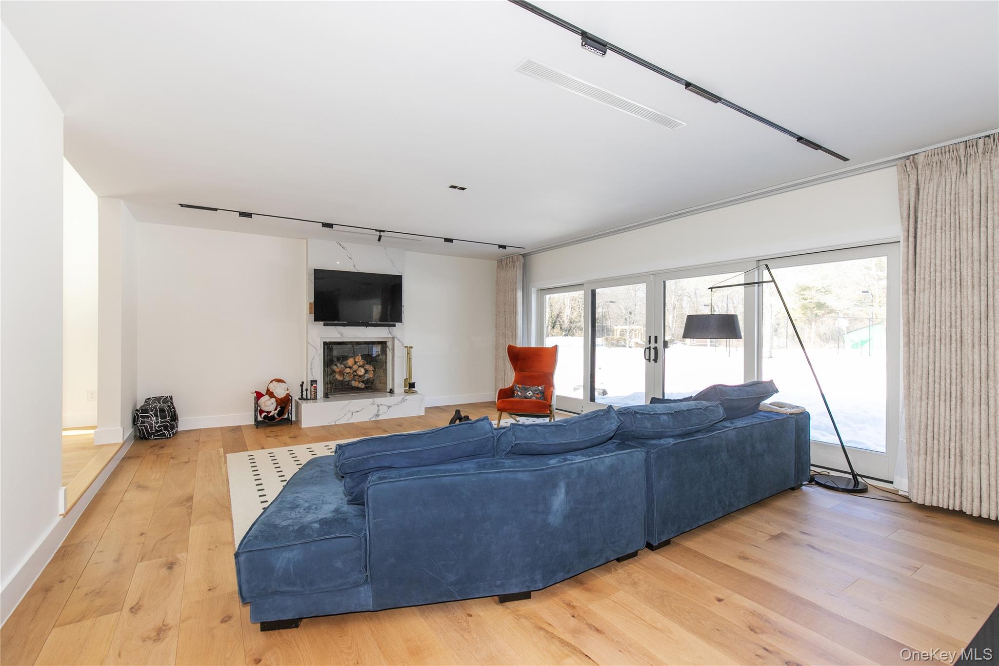 45 Carriage Court, Muttontown, NY 11791