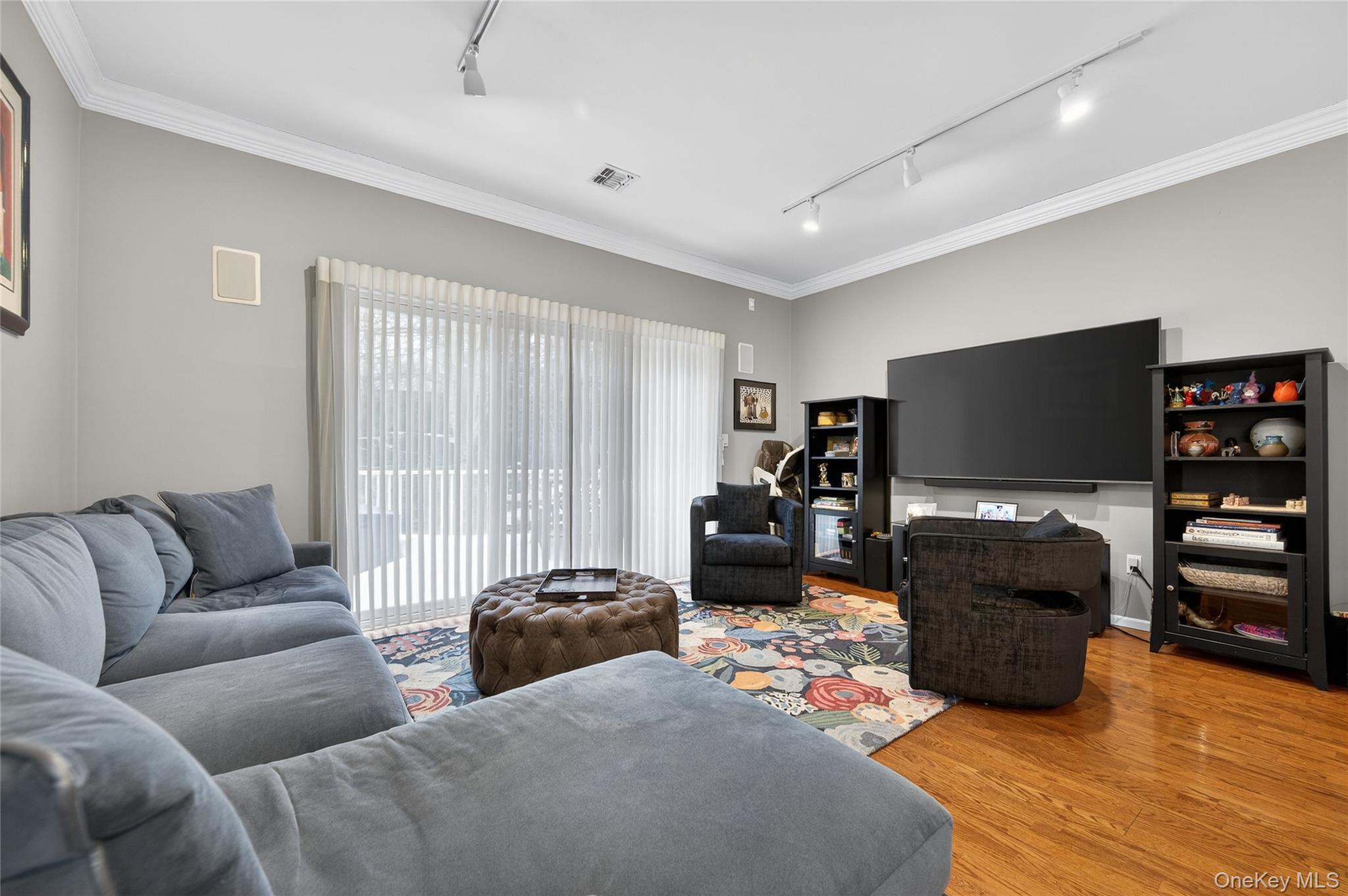 66 Sagamore Drive, Plainview, NY 11803