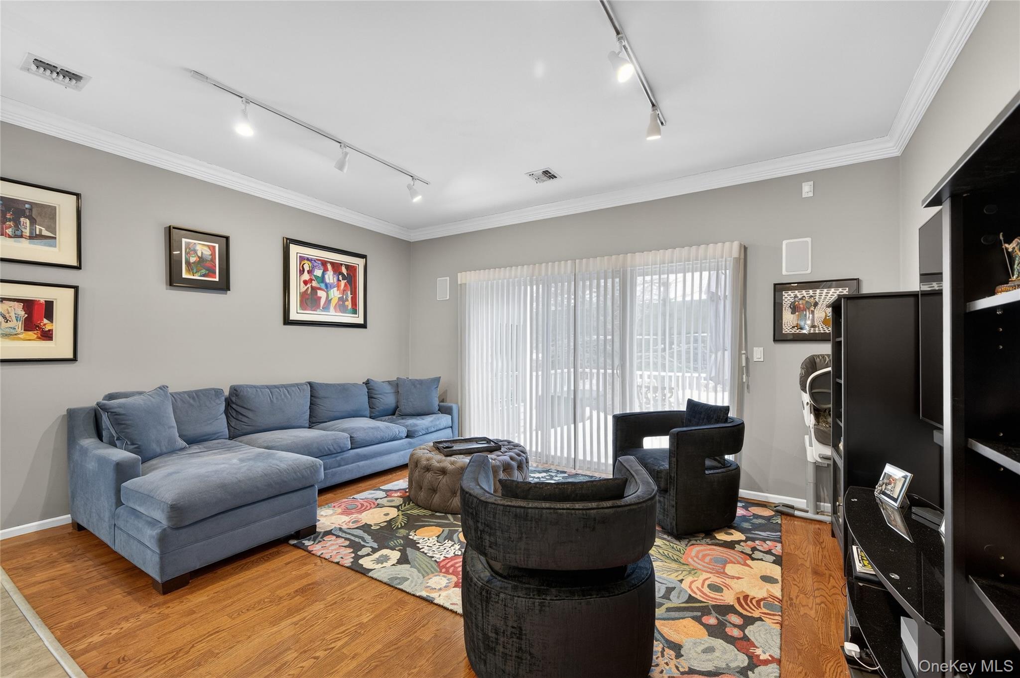 66 Sagamore Drive, Plainview, NY 11803