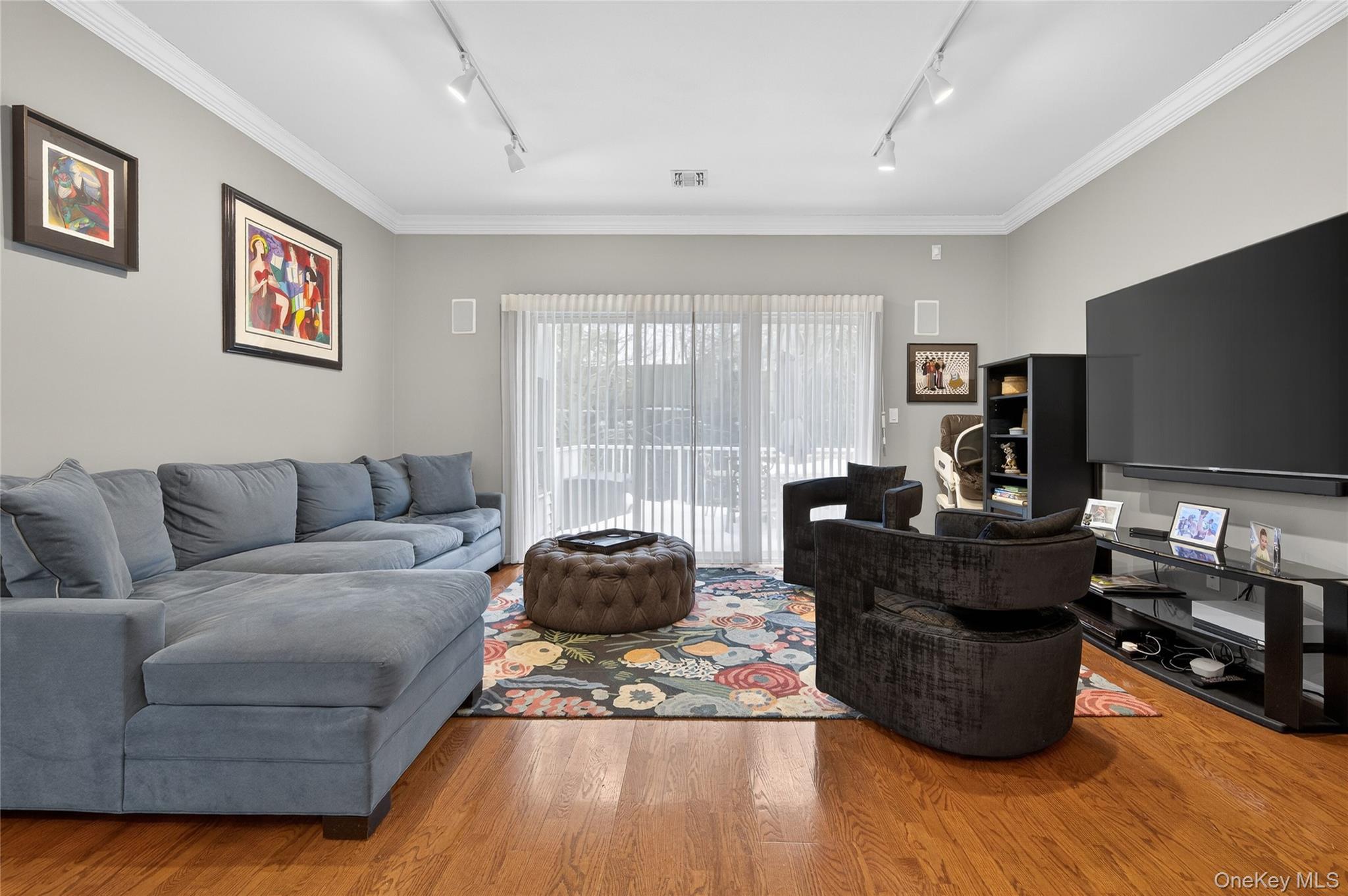 66 Sagamore Drive, Plainview, NY 11803