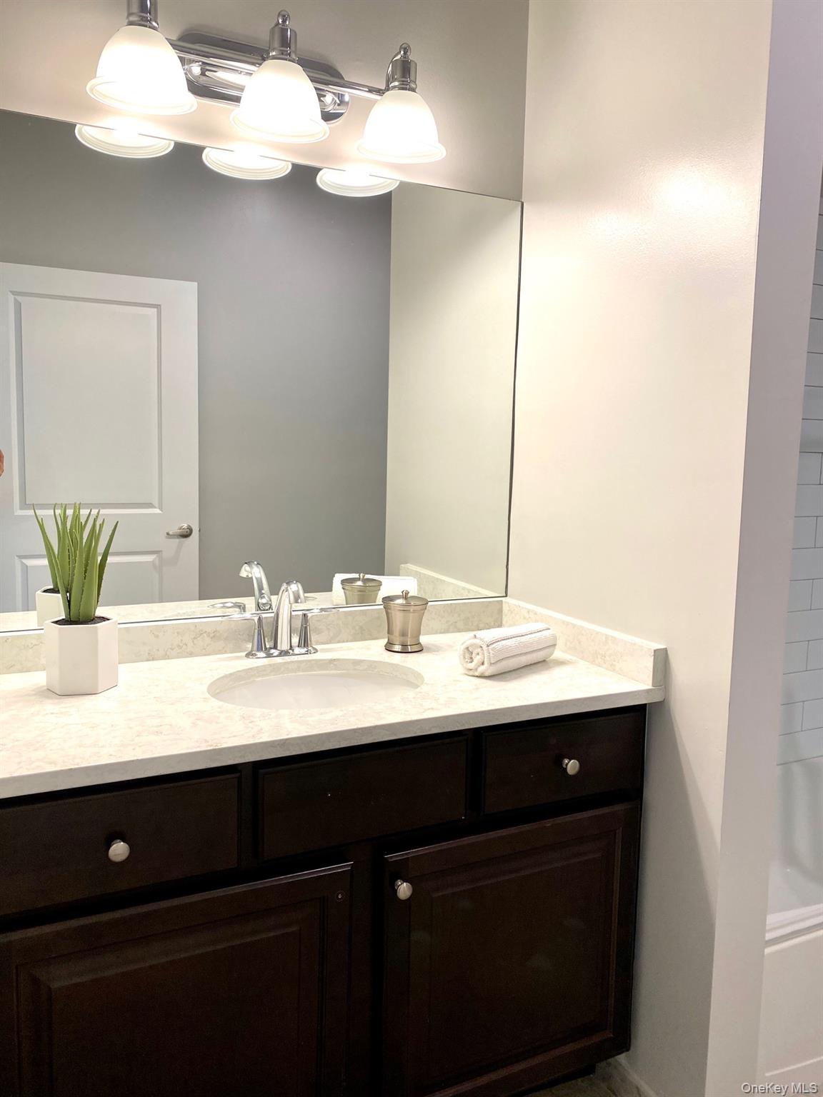 495 Middle Country Road # 14, Selden, NY 11784