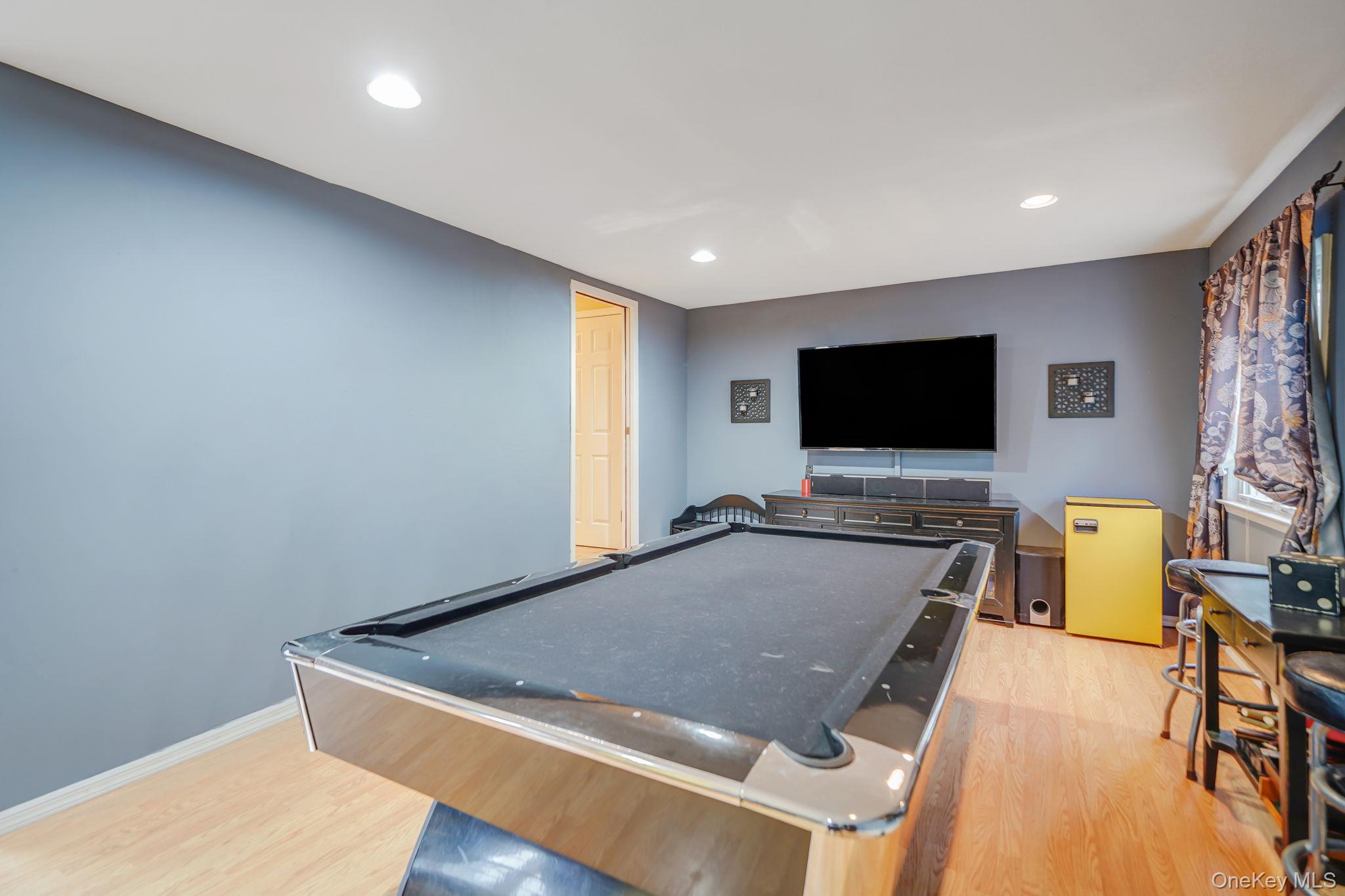 18 Enfield Lane, Kings Park, NY 11754