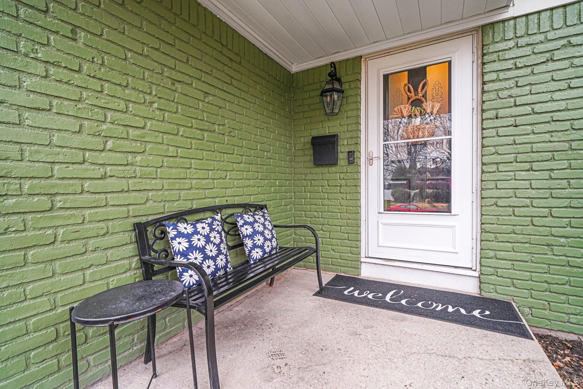 18 Enfield Lane, Kings Park, NY 11754