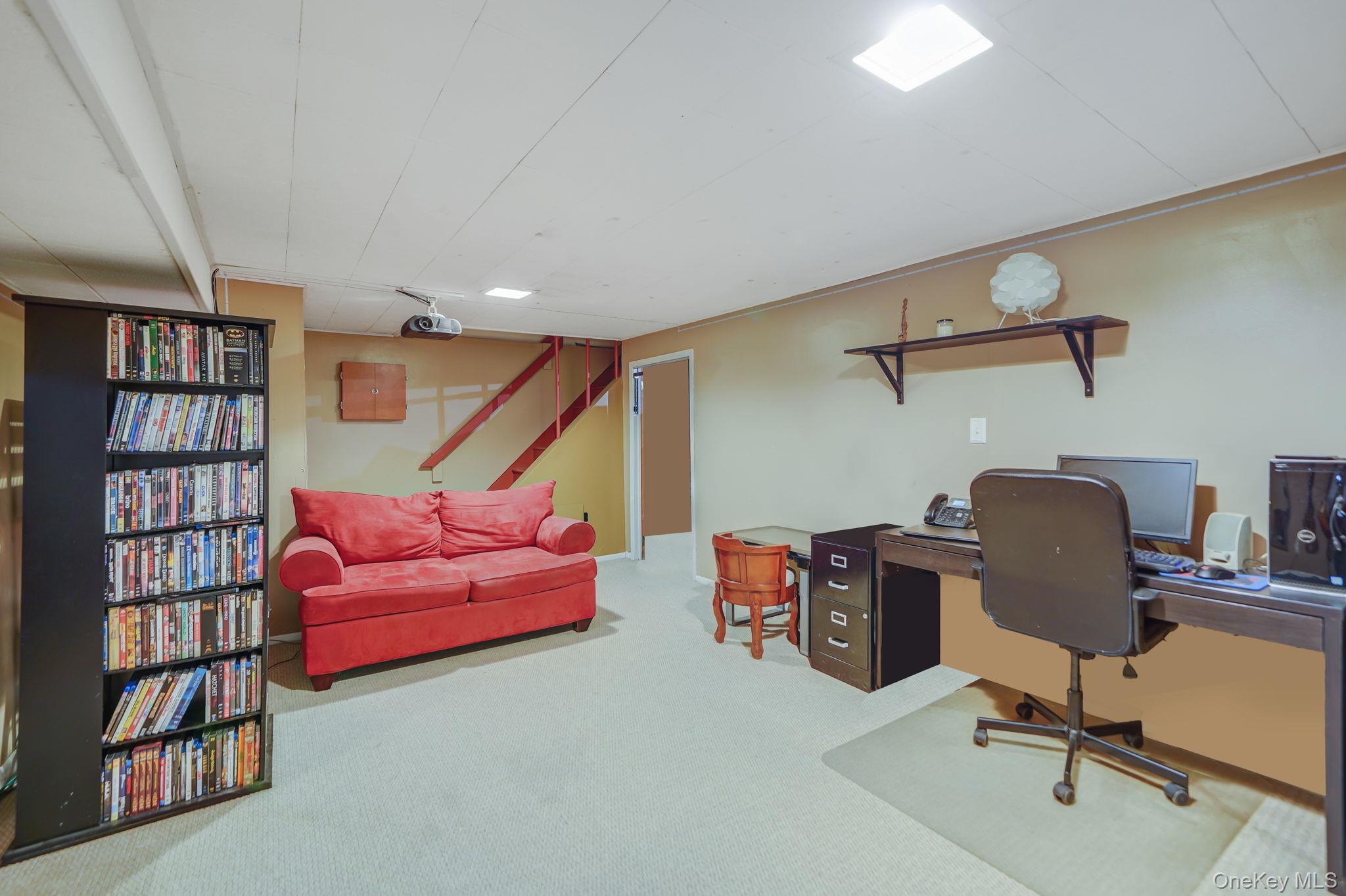 18 Enfield Lane, Kings Park, NY 11754