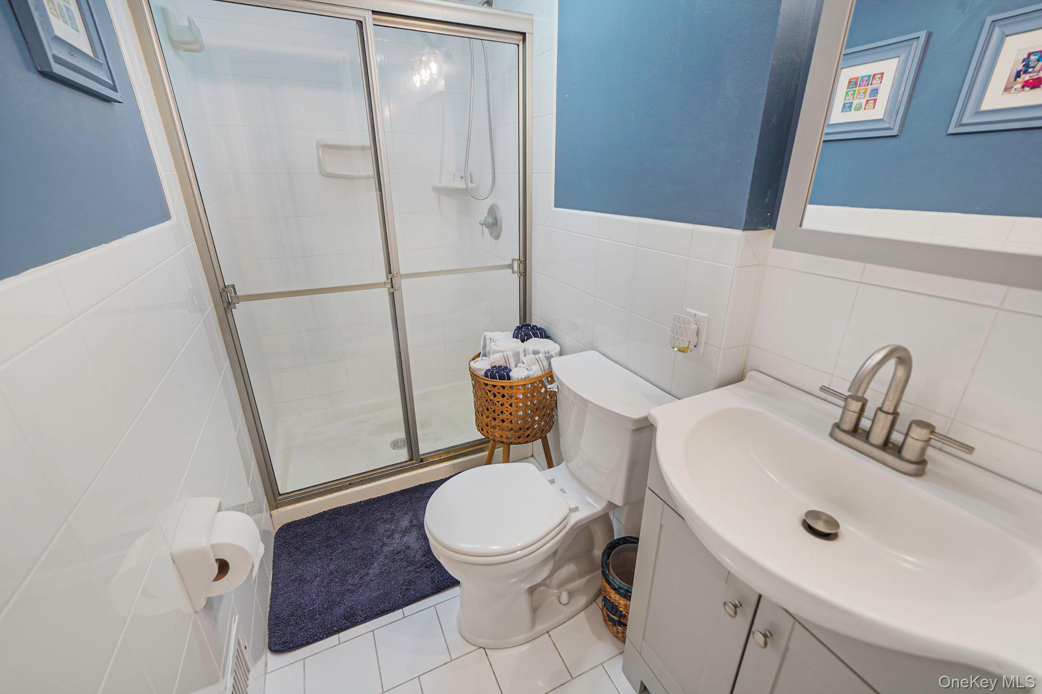 18 Enfield Lane, Kings Park, NY 11754