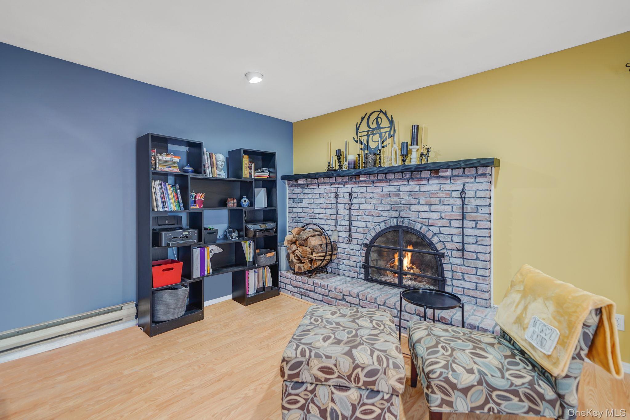 18 Enfield Lane, Kings Park, NY 11754